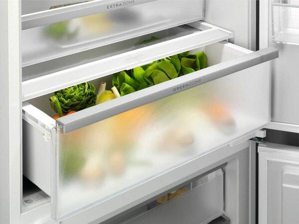 Electrolux Frigorifero da Incasso Combinato Capacit 376 Litri Classe energetica E Raffreddamento No Frost colore Bianco - KNP7TE75S Serie 700 Gree