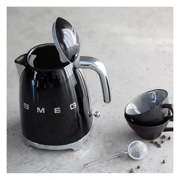 Bollitore in acciaio inox nero da 1,7 l Retro Style - SMEG