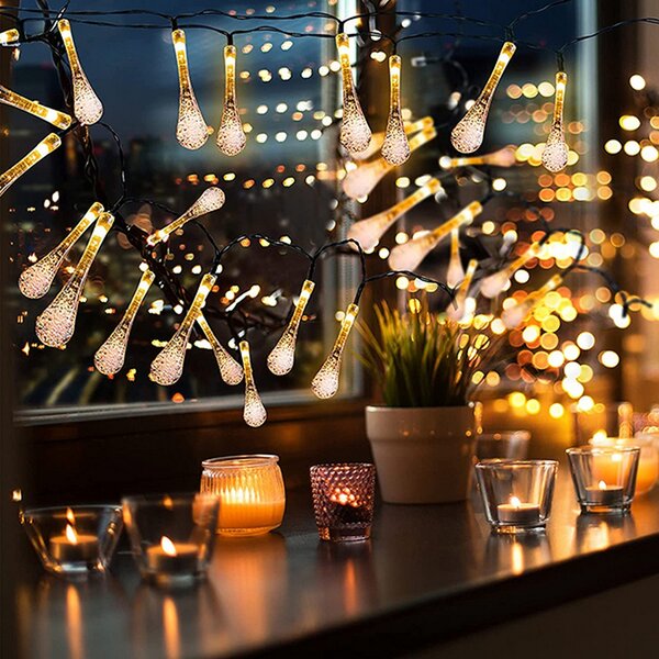 Catena decorata con 50 Gocce a Led Bianco Caldo 6 metri con pannello solare Wisdom