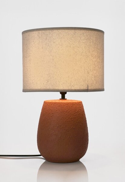 Lampada da tavolo color terracotta in ceramica con paralume in tessuto (altezza totale 41,5 cm) Irvin – Yes Everyday