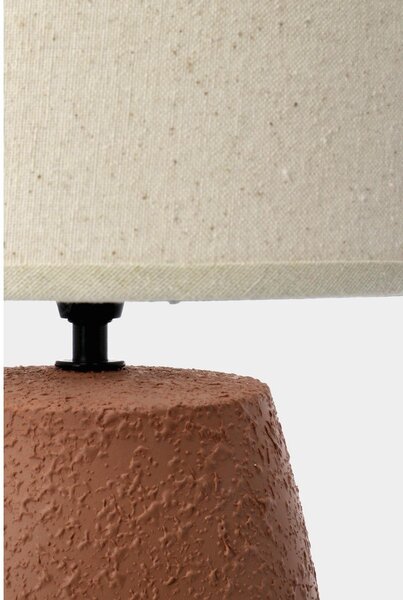 Lampada da tavolo color terracotta in ceramica con paralume in tessuto (altezza totale 41,5 cm) Irvin – Yes Everyday