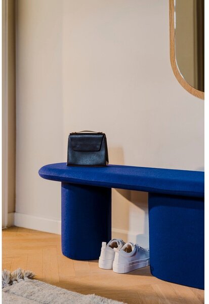 Panchina blu in imbottito con rivestimento in lana Rull – noo.ma