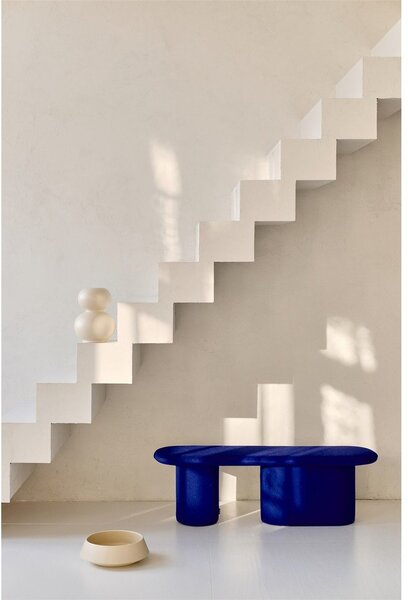 Panchina blu in imbottito con rivestimento in lana Rull – noo.ma