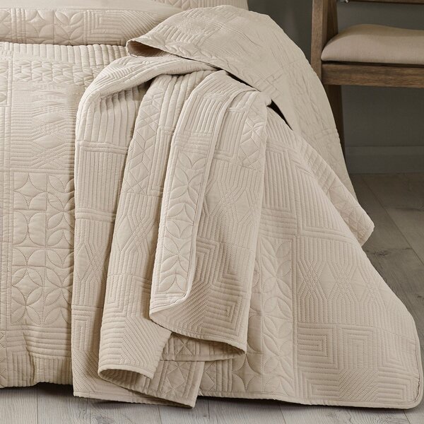 Copriletto beige con rivestimento trapuntato 220x230 cm Folkstone Geo – Catherine Lansfield