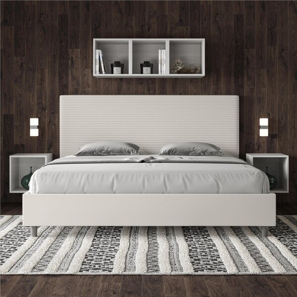 Letto matrimoniale FOCUS king size con giroletto imbottito Similpelle, dimensioni 180x190 cm testata con linee orizzontali a formare un effetto trapuntato, colore Bianco