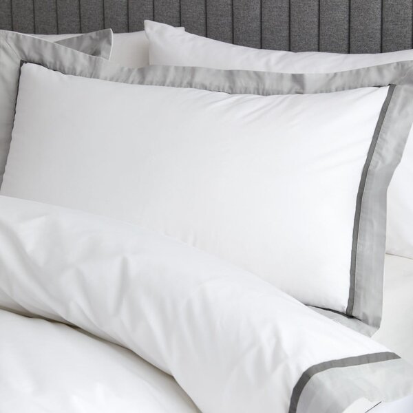 Biancheria da letto bianca in cotone per letto matrimoniale 200x200 cm Mayfair – Bianca