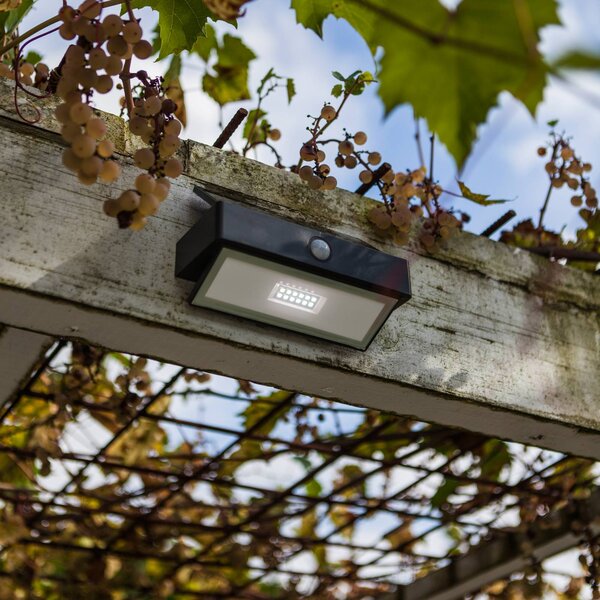 LUTEC Applique da esterno LED e solare ARROW, grigio scuro, 18 cm, sensore, IP44 ARROW, Alluminio / Grigio / Zincato, Alluminio, Moderno, Applique da esterni