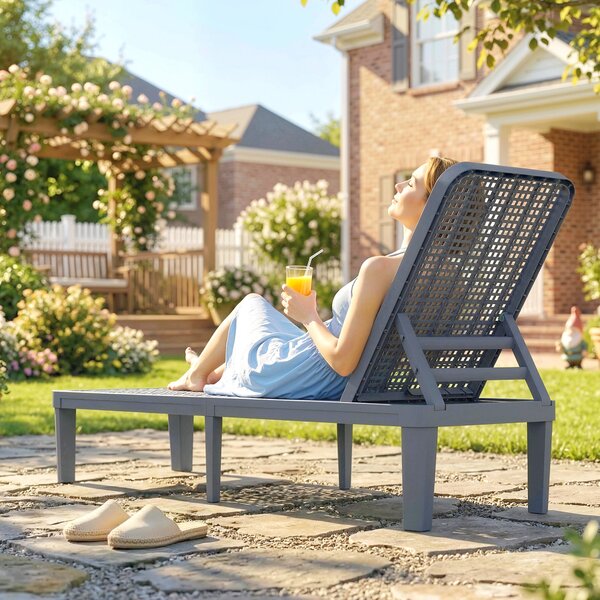 Outsunny Lettino Reclinabile da Giardino Esterno con Schienale Regolabile in 4 Posizioni e Struttura in PP, 191x55x35,5 cm, Grigio Scuro | Aosom Italy