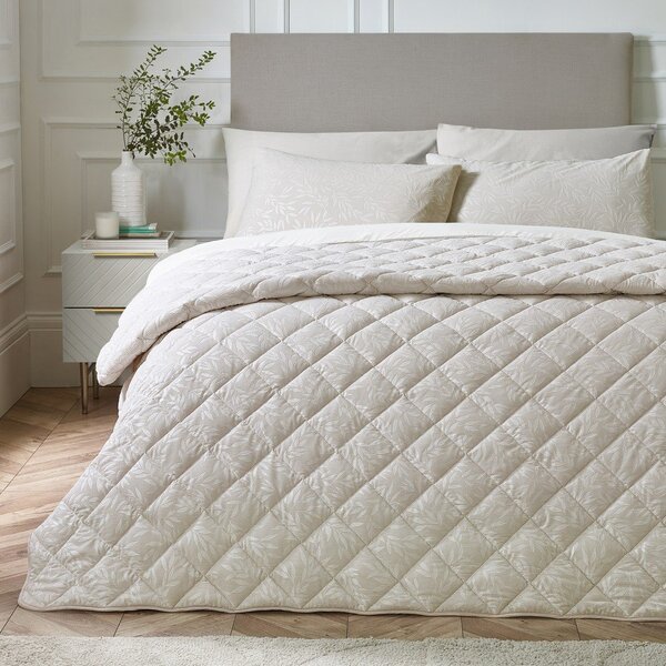 Copriletto beige con rivestimento trapuntato 240x260 cm Corded Leaves – Catherine Lansfield