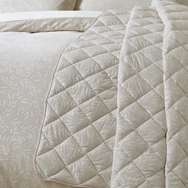 Copriletto beige con rivestimento trapuntato 240x260 cm Corded Leaves – Catherine Lansfield