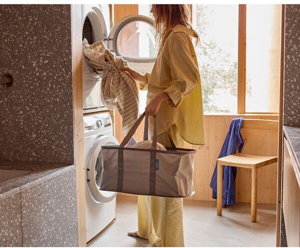 Cesta per il bucato grigia in tessuto pieghevole 35 l Duo – Joseph Joseph