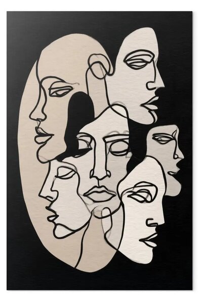 Contorni a contrasto: figure moderne in nero e beige
