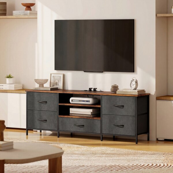 HOMCOM Mobile TV con stazione di ricarica, ripiani aperti e 5 cassetti in tessuto, 140x30x50 cm, marrone | Aosom Italy