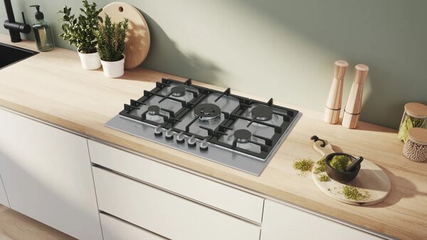 Bosch Piano Cottura 5 Fuochi a Gas 75 cm (1 Bruciatore Wok) in Ghisa colore Acciaio Inox - PCQ7A5I95 Serie 6