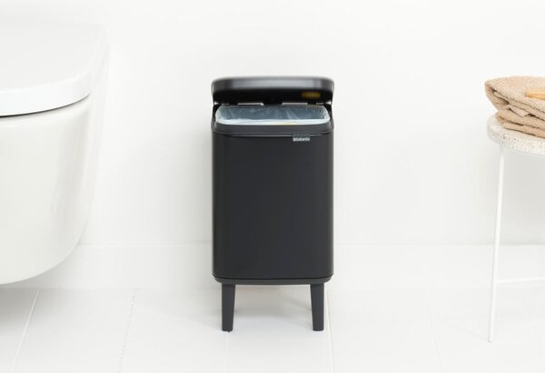 Cestino per la spazzatura nero opaco in acciaio 4 l Bo Hi – Brabantia