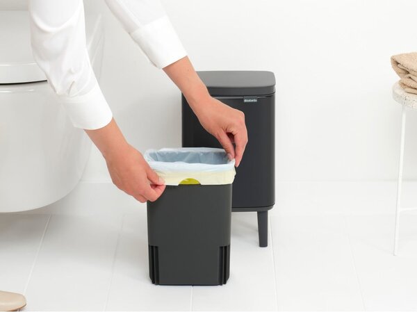 Cestino per la spazzatura nero opaco in acciaio 4 l Bo Hi – Brabantia