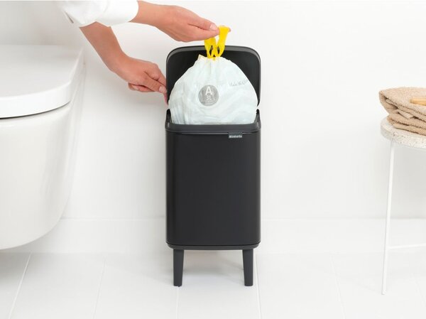 Cestino per la spazzatura nero opaco in acciaio 4 l Bo Hi – Brabantia
