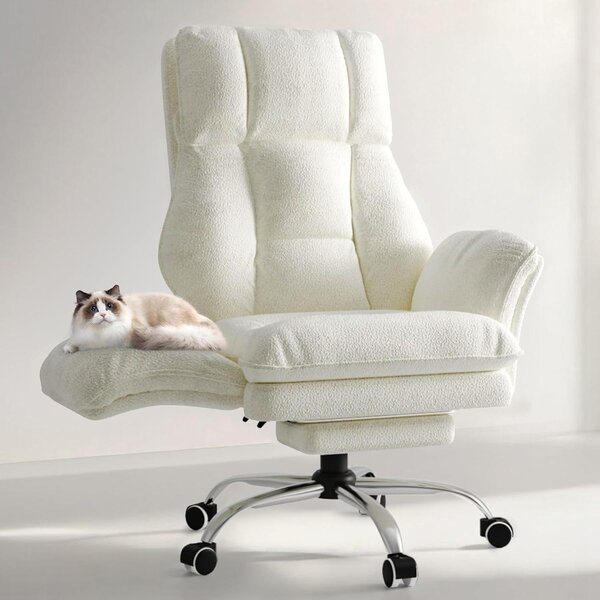 Sedia girevole da ufficio, ergonomica, con braccioli pieghevoli; sedia da gaming con poggiapiedi e schienale regolabile fino a 135°, rivestita in tessuto bianco tipo "teddy"