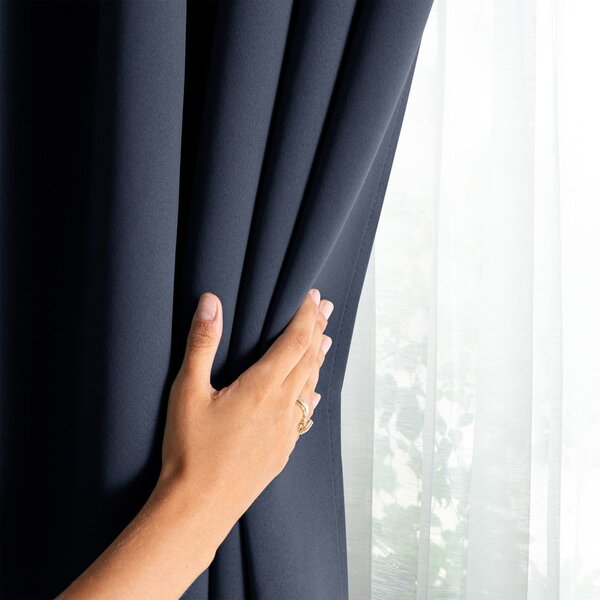 Tenda parzialmente oscurante blu scuro 140x175 cm Kierra – Restilo