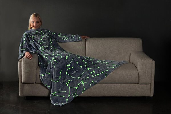 Kanguru Coperta con maniche 140 x 180 cm Plaid Colore Blu con Costellazioni Luminose - Glow in The Dark- 1154