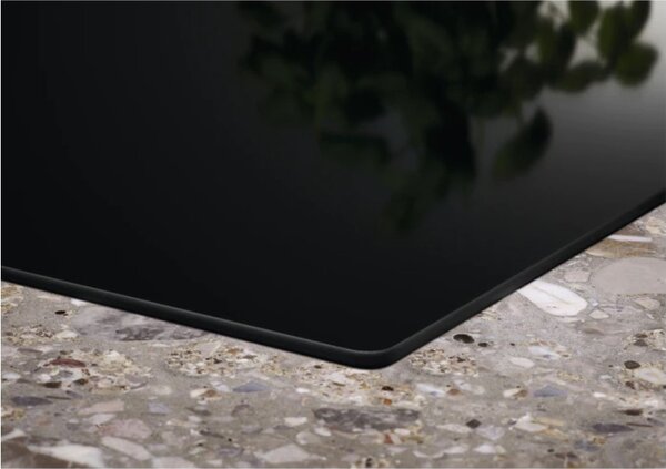 Electrolux Piano Cottura Induzione con Cappa Integrata Filtrante 4 Fuochi Larghezza 83 cm in Vetroceramica colore Nero - KCC84453CK