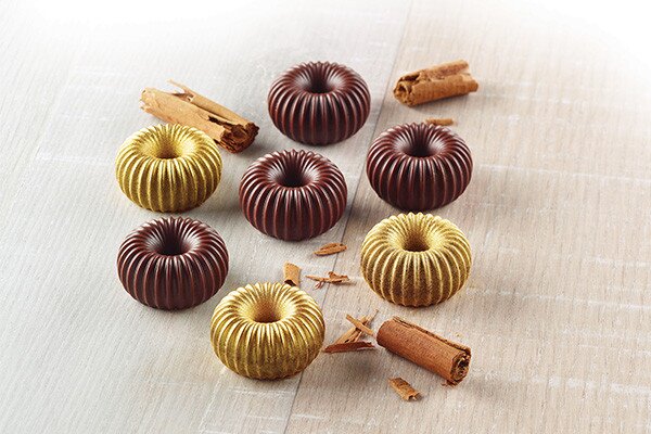 Silikomart Stampo in Silicone per Dolci Cioccolatini 11 Posti x 3 cm colore Marrone - Choco Crown