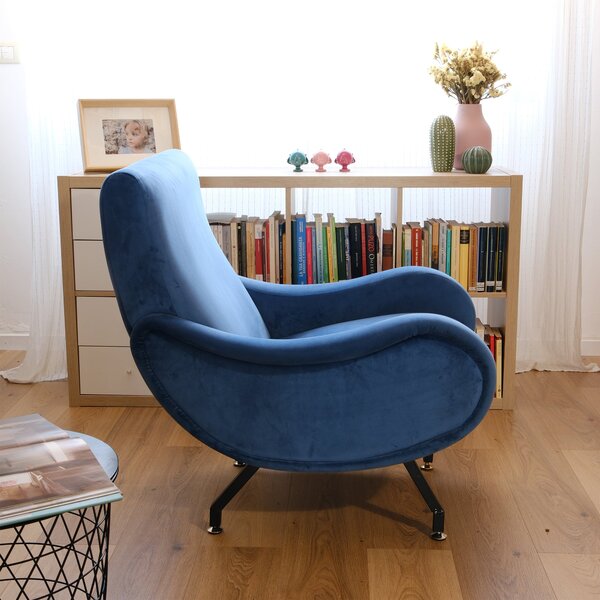 Poltrona Miss velluto blu oceano struttura nera