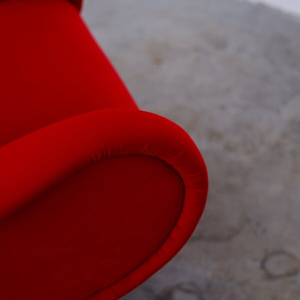 Poltrona Miss velluto rosso struttura nera