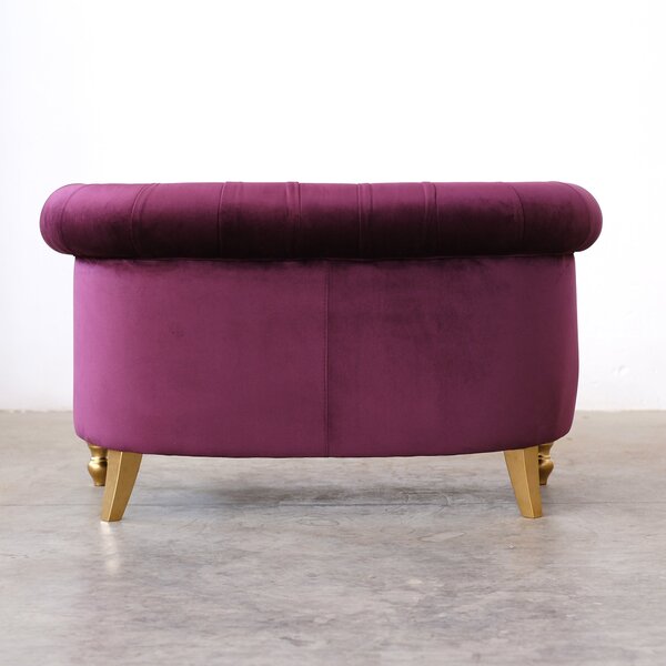 Divano Chesterino in velluto viola con gambe e borchie oro
