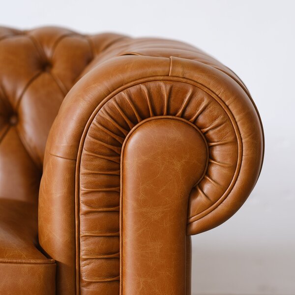 Poltrona Chesterfield Pelle Fiore Premium - Design Iconico