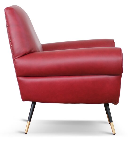 Poltrona design vintage Vico pelle fiore pull up rosso ciliegia con borchie anticate e gambe nere e ottone