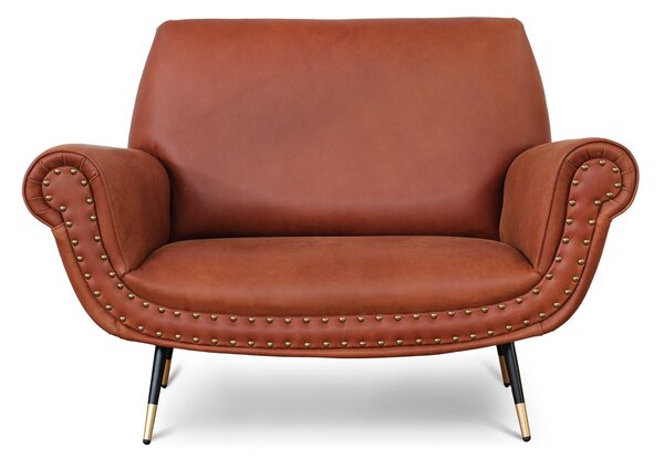 Divano 2 posti design vintage Vico pelle fiore pull up cognac con borchie anticate e gambe nere e ottone