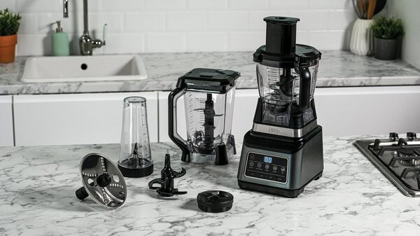 Ninja Robot da Cucina Multifunzione Capacit 1,8 Litri Potenza 1200 Watt colore Nero Argento - BN800EU