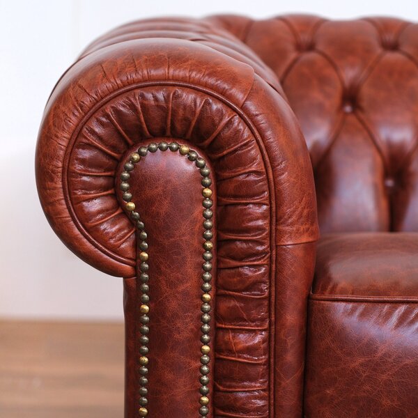 Divano Chesterfield pelle fiore color brandy old England con borchie anticate