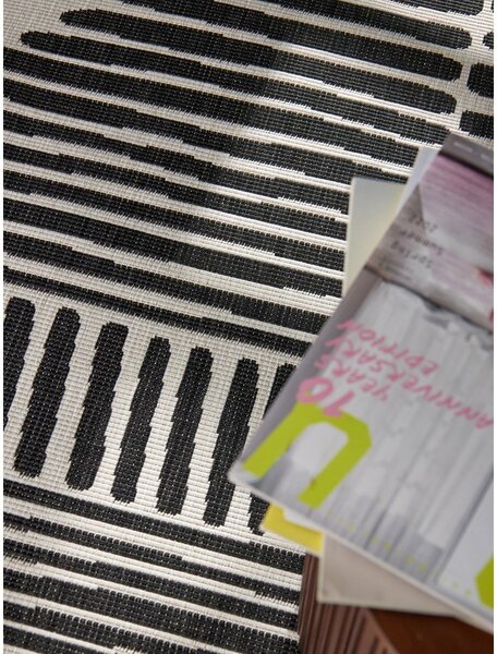 Tappeto da interno/esterno rotondo nero/color crema ø 160 cm Haringey Bounds – Ted Baker