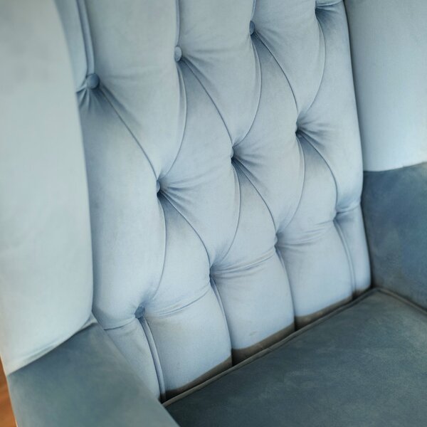 Poltrona Chesterfield Bergere Regina con Poggiapiedi Velluto Premium - Design Iconico