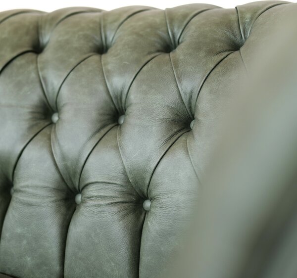Divano Imperium Chesterfield in Pelle Primo Fiore Premium – Iconico, Finiture di Pregio