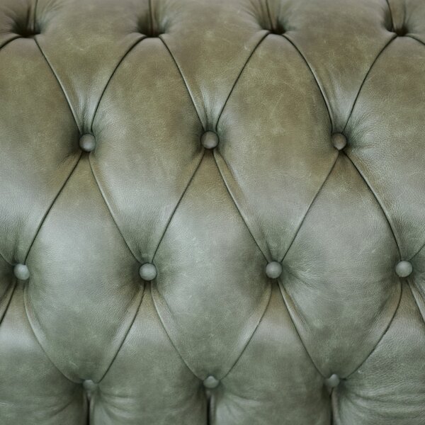 Divano Imperium Chesterfield in Pelle Primo Fiore Premium – Iconico, Finiture di Pregio