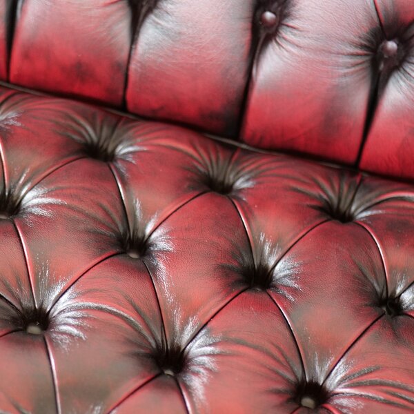 Divano Chesterfield Angolare con Chaise Longue - Pelle Primo Fiore Premium - Design Iconico