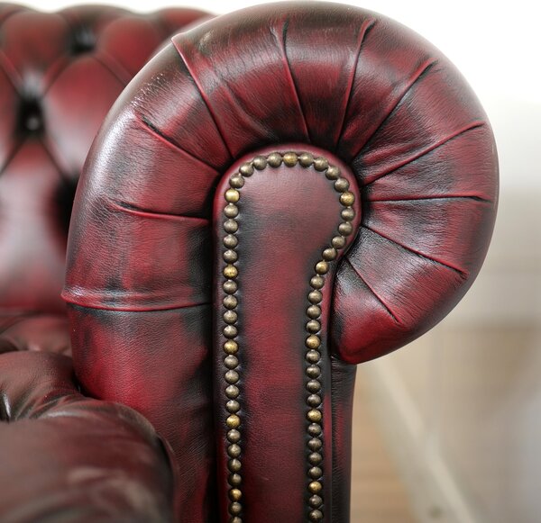 Divano Chesterfield Angolare con Chaise Longue - Pelle Primo Fiore Premium - Design Iconico