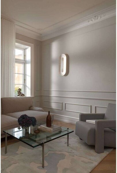Nuura Aps Applique da parete di design Sasi, dimmerabile, Cromo / Argento, Soggiorno / Sala da pranzo, Metallo, Scandinavo, Applique