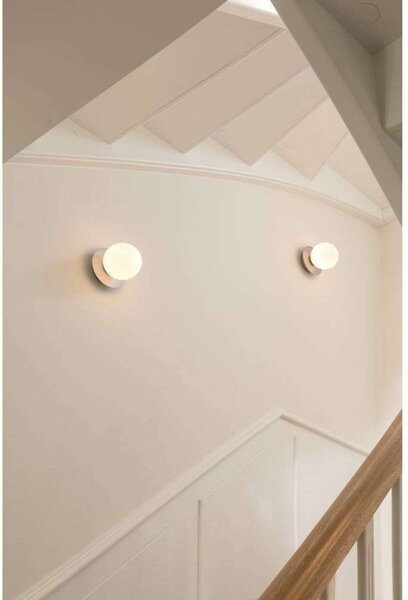Nuura Aps Applique da parete di design Liila, dimmerabile, Cromo / Argento, Bagno, Metallo, Scandinavo, Applique