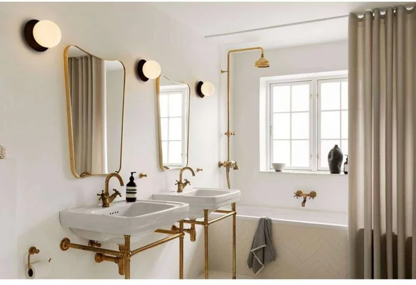 Nuura Aps Applique da parete di design Liila, dimmerabile, Nero, Bagno, Metallo, Scandinavo, Applique