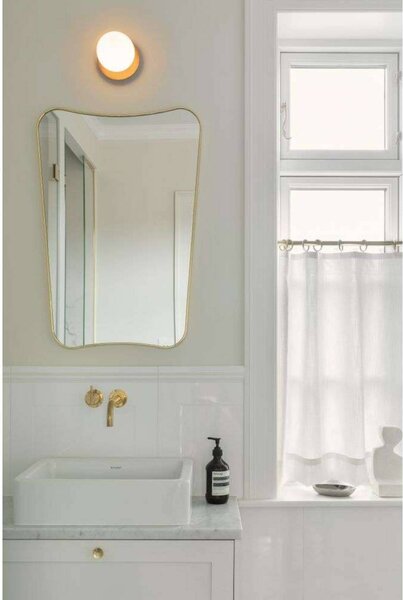 Nuura Aps Applique da parete di design Liila, dimmerabile, Bronzo / Ottone antico, Bagno, Metallo, Scandinavo, Applique