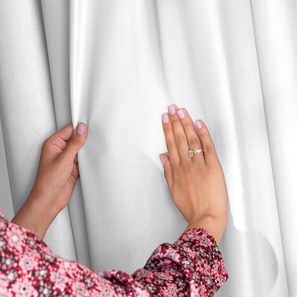 Tenda parzialmente oscurante bianca in velluto 140x245 cm Pleat – Restilo