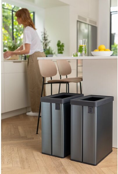 Cestino per la spazzatura grigio in plastica riciclata 54 l Verto Recycle - Curver