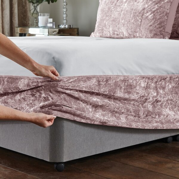 Coprirete in velluto elasticizzato rosa 152x198 cm Crushed Velvet - Catherine Lansfield