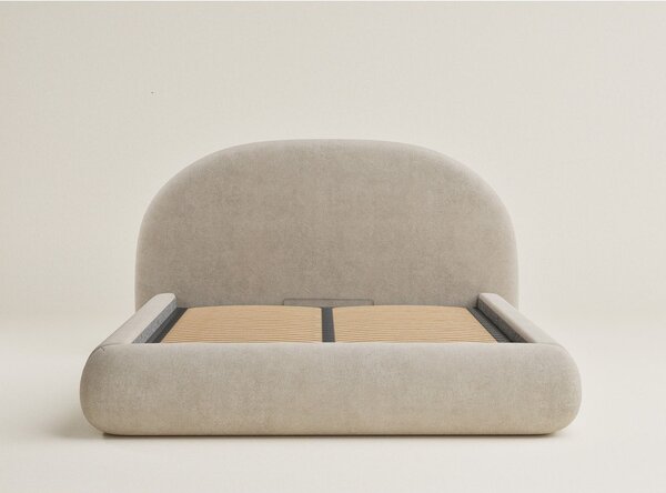 Letto matrimoniale imbottito beige con contenitore con rete inclusa 160x200 cm Maumere – Maison de Rêve