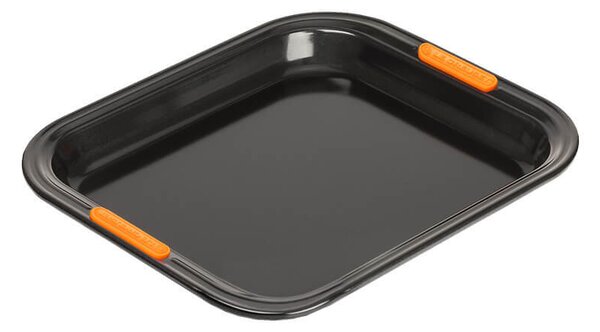 Low steel pan for cooking desserts, meat, fish and vegetables. Double layer of non-stick for quick and easy cleaning. Perfect cooking with optimal heat distribution. Non-deformable at high temperatures. Heat resistant silicone handle