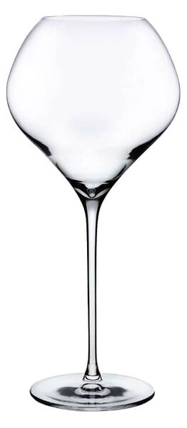 <p> The pleasure of wine begins with a glass. Tall and slender, this Set of 2 for white wine glasses is made of lead-free clear crystal and features a dimpled bottom and a thin stem. A true masterpiece. </p>